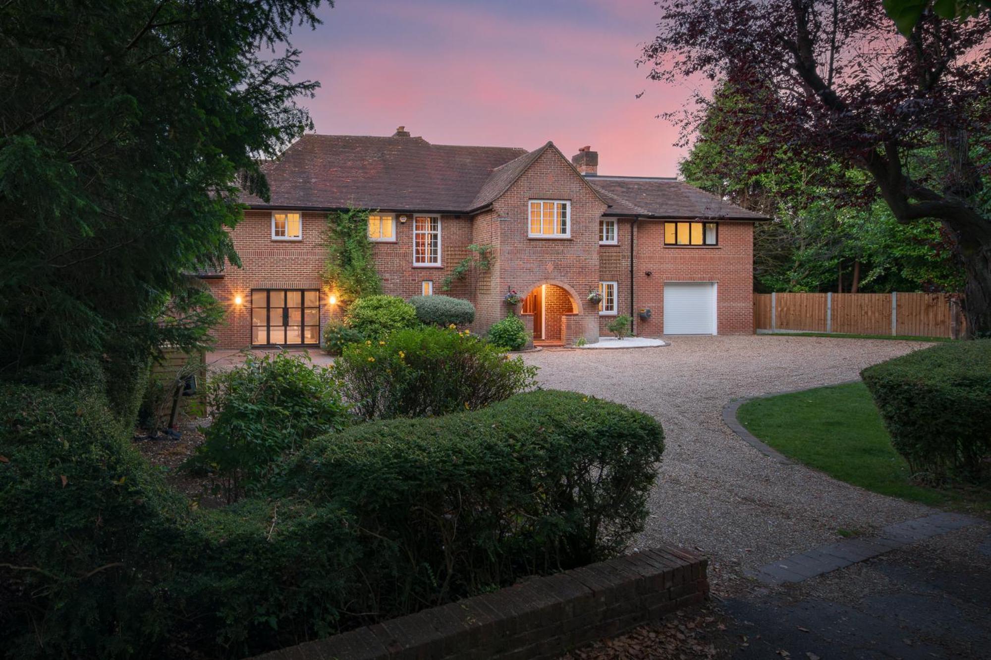 Westleigh Hotel Ashtead Exterior photo
